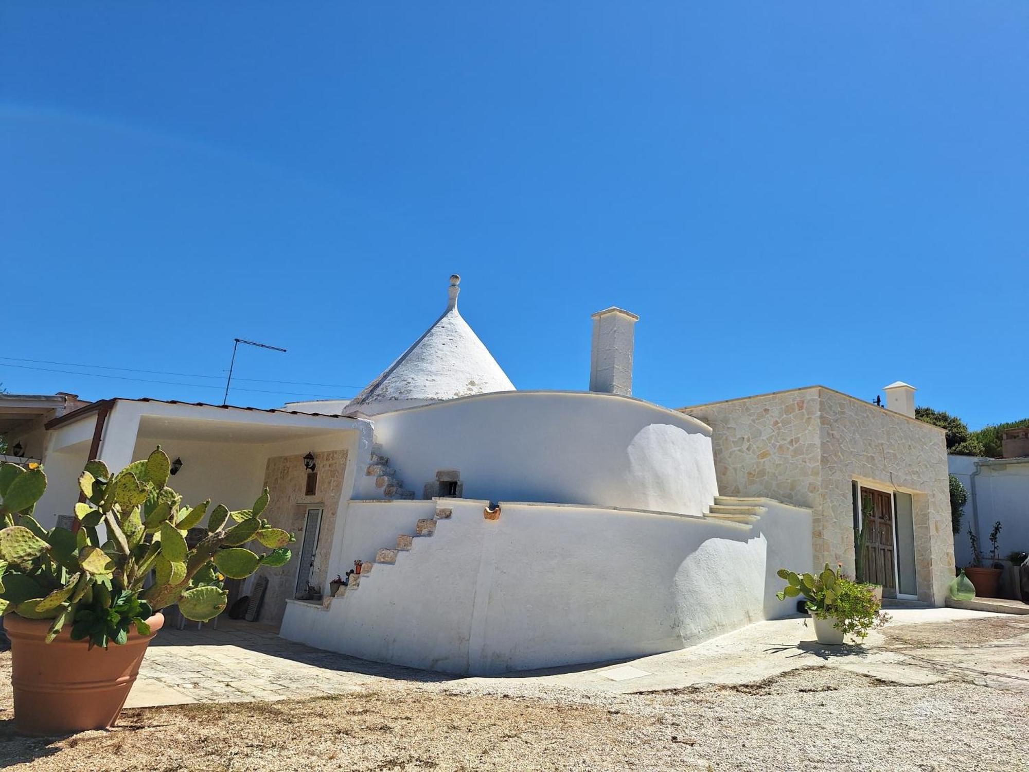 Holiday Home Trullo Antico Ostuni Kültér fotó